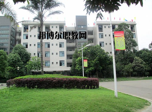 四川核工業(yè)工程學校2020年報名條件、招生要求、招生對象