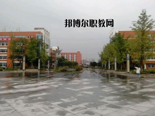 四川江油工業(yè)學(xué)校2020年報(bào)名條件、招生要求、招生對(duì)象
