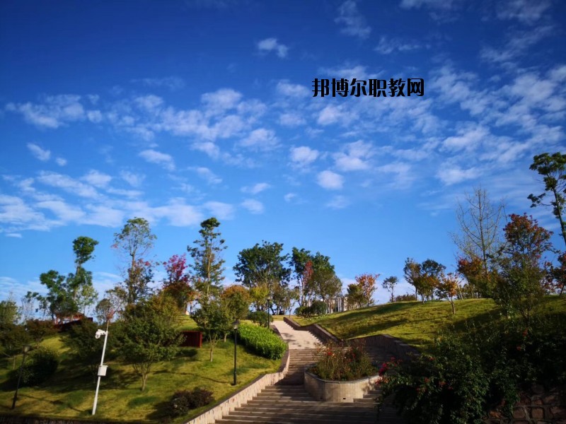 成都市工業(yè)職業(yè)技術(shù)學(xué)校2020年報(bào)名條件、招生要求、招生對(duì)象