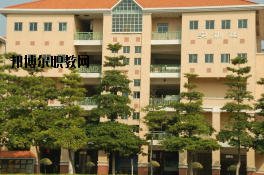 東莞商業(yè)學(xué)校2020年報(bào)名條件、招生要求、招生對(duì)象