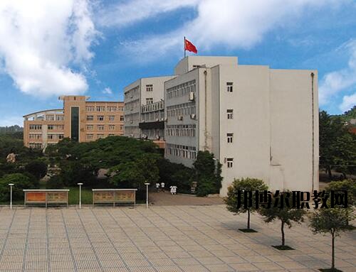 河南醫(yī)藥衛(wèi)生學(xué)校2021年報(bào)名條件、招生對(duì)象