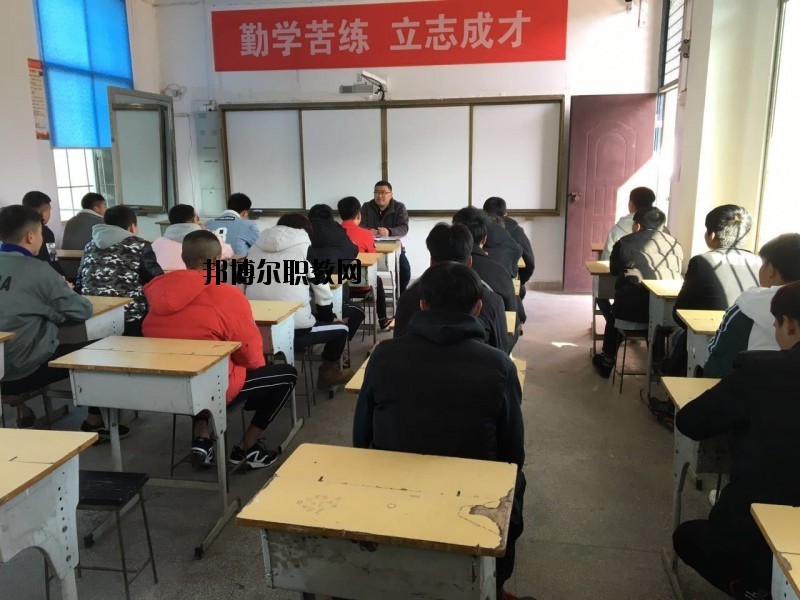 銅鼓縣職業(yè)中專學(xué)校2020年報(bào)名條件、招生要求、招生對(duì)象