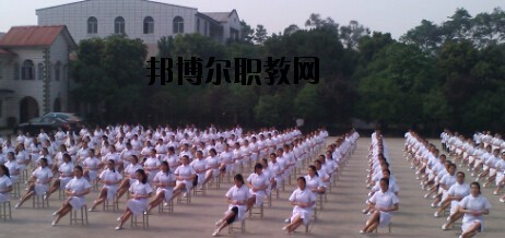 四川紅十字衛(wèi)生學(xué)校2020年報(bào)名條件、招生要求、招生對(duì)象