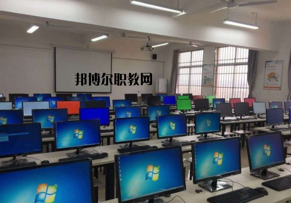 安義職業(yè)技術(shù)學(xué)校2020年報(bào)名條件、招生要求、招生對(duì)象