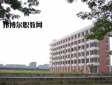 揭陽(yáng)技工學(xué)校2020年報(bào)名條件、招生要求、招生對(duì)象
