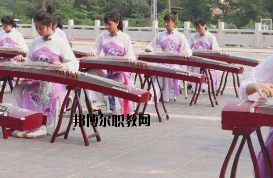 廣東清遠(yuǎn)工商技工學(xué)校2020年招生辦聯(lián)系電話(huà)