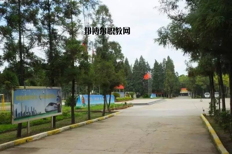 富寧縣民族職業(yè)高級中學(xué)2020年報(bào)名條件、招生要求、招生對象