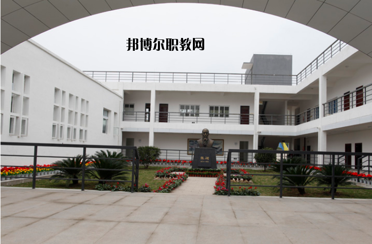 南充技師學(xué)院2020年報(bào)名條件、招生要求、招生對(duì)象