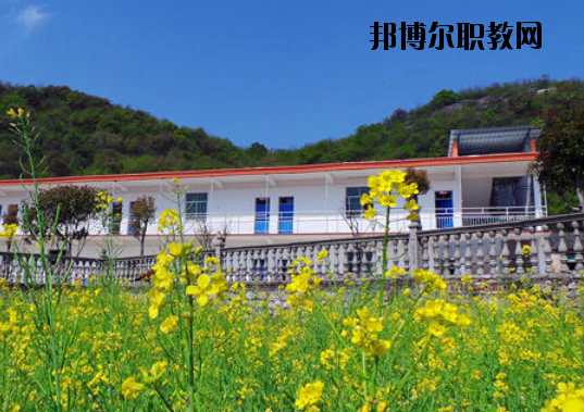 景德鎮(zhèn)傳統(tǒng)文化職業(yè)學校2020年報名條件、招生要求、招生對象