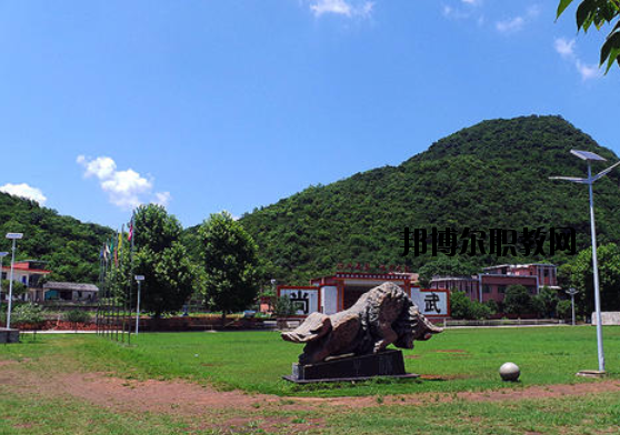景德鎮(zhèn)傳統(tǒng)文化職業(yè)學校網站網址