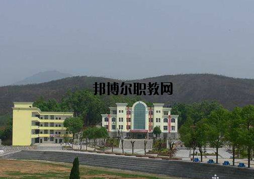 萍鄉(xiāng)武功山中等專業(yè)學(xué)校2020年報名條件、招生要求、招生對象
