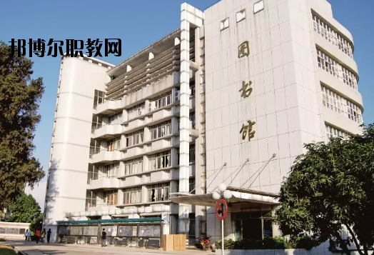 江門幼兒師范學(xué)校2020年報(bào)名條件、招生要求、招生對象