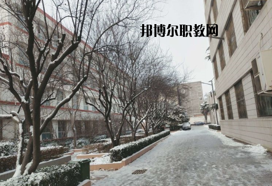 河南平頂山外國語學(xué)校2021年報名條件、招生要求、招生對象
