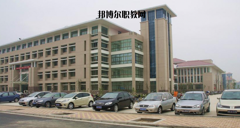 連云港師范高等專(zhuān)科學(xué)校2020年報(bào)名條件、招生要求、招生對(duì)象