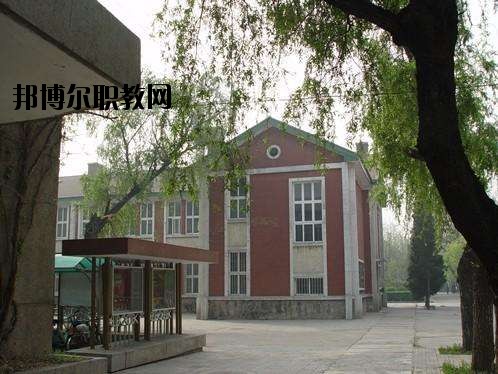 井岡山鐵道職業(yè)技術(shù)學(xué)校怎么樣、好不好