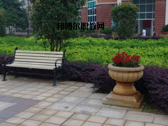 三門(mén)峽財(cái)經(jīng)學(xué)校2021年招生辦聯(lián)系電話(huà)