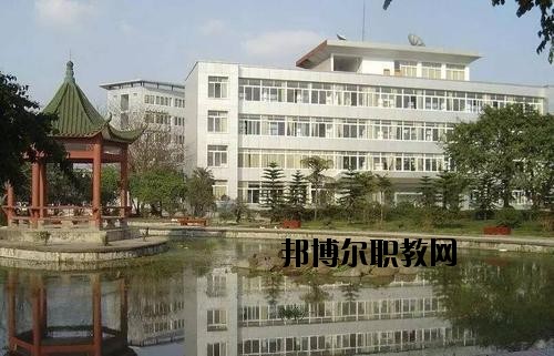 宜賓商業(yè)職業(yè)中等專業(yè)學(xué)校2020年報(bào)名條件、招生要求、招生對(duì)象