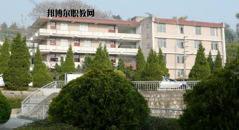 保山隆陽(yáng)區(qū)職業(yè)技術(shù)學(xué)校2020年報(bào)名條件、招生要求、招生對(duì)象