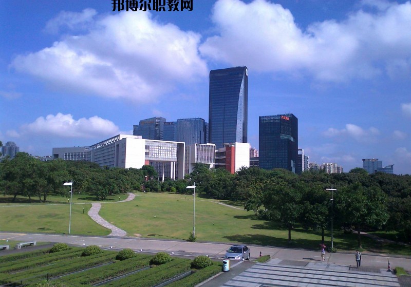 安陸深藍(lán)電子工業(yè)技術(shù)學(xué)校怎么樣、好不好