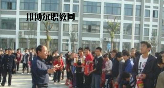 石家莊中美經貿中等專業(yè)學校2020年招生辦聯(lián)系電話