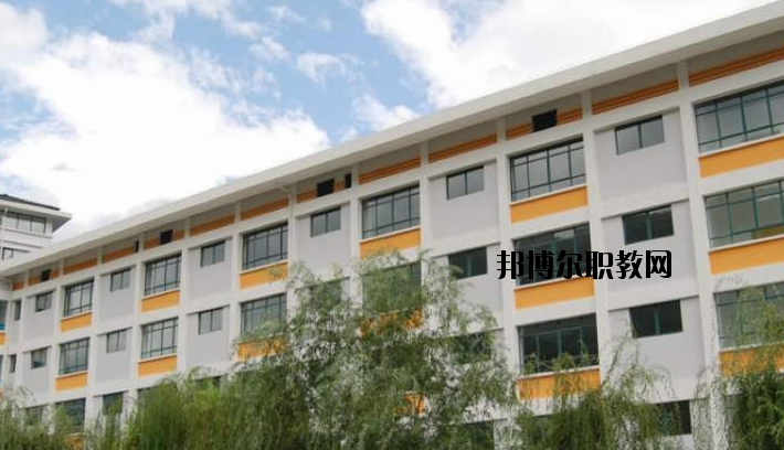 興山職業(yè)教育中心學(xué)校怎么樣、好不好