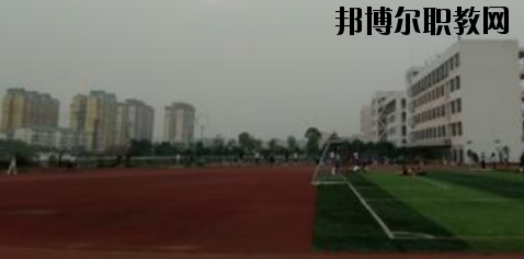 柳州鹿寨職業(yè)教育中心2020年報名條件、招生要求、招生對象