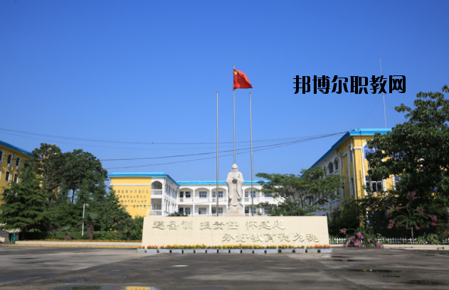 鄭州外資企業(yè)管理中等專(zhuān)業(yè)學(xué)校2021年報(bào)名條件、招生要求、招生對(duì)象