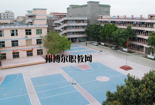 廣東黃埔技工學(xué)校2020年報名條件、招生要求、招生對象