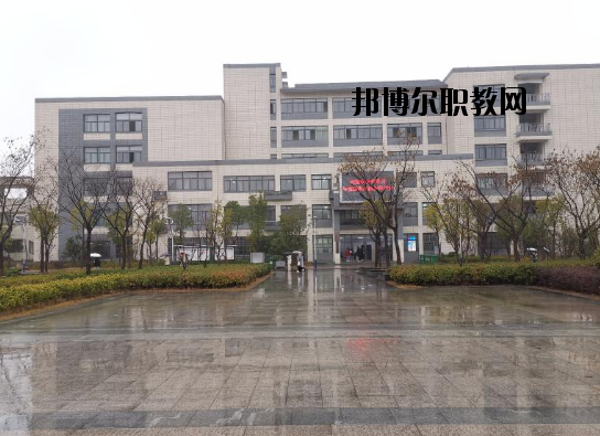 合肥工業(yè)學校2020年報名條件、招生要求、招生對象