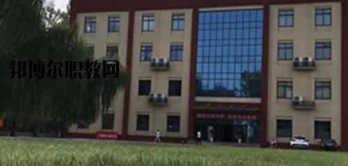 河南工業(yè)和信息化高級(jí)技工學(xué)校2021年報(bào)名條件、招生要求、招生對(duì)象