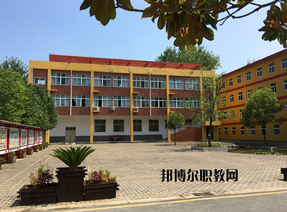 潁上信息工程學(xué)校2020年報(bào)名條件、招生要求、招生對(duì)象