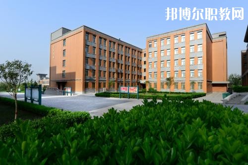 新都衛(wèi)生職業(yè)學(xué)校2020年報(bào)名條件、招生要求、招生對(duì)象
