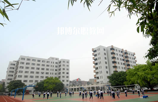 廣州醫(yī)藥職業(yè)學(xué)校2020年報(bào)名條件、招生要求、招生對象