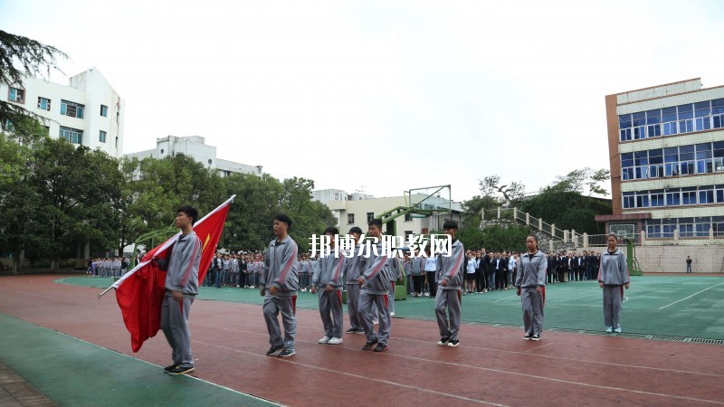 夏邑第一中等專(zhuān)業(yè)學(xué)校2021年招生辦聯(lián)系電話(huà)