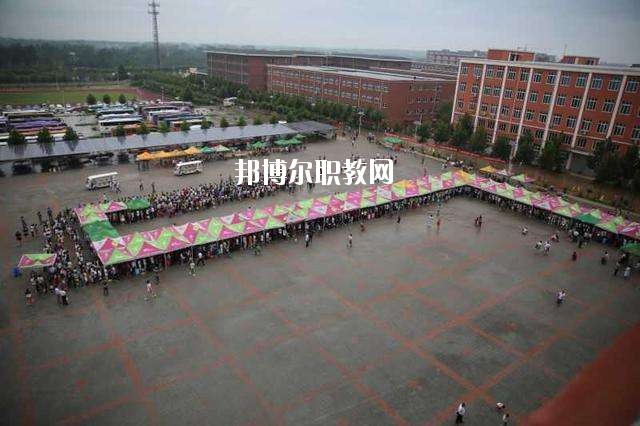 鄭州市實(shí)驗(yàn)中等專(zhuān)業(yè)學(xué)校2021年招生辦聯(lián)系電話