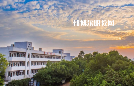 廣州市南沙區(qū)嶺東職業(yè)技術(shù)學(xué)校2020年報(bào)名條件、招生要求、招生對(duì)象