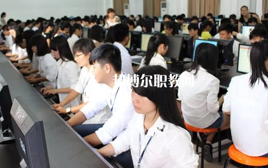 廉江興華職業(yè)技術(shù)學(xué)校2020年報(bào)名條件、招生要求、招生對象