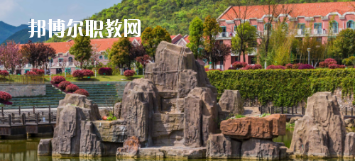 貴陽(yáng)幼兒師范高等?？茖W(xué)校(中職部)2020年有哪些專業(yè)