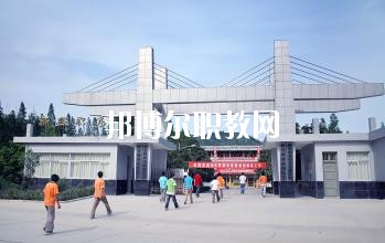 新縣千斤職業(yè)高級中學2021年報名條件、招生要求、招生對象
