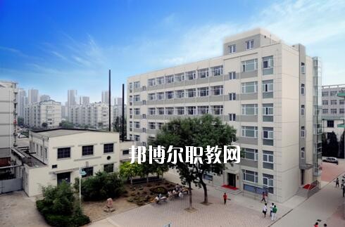 南陽經(jīng)濟(jì)貿(mào)易學(xué)校2021年報名條件、招生要求、招生對象