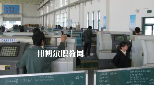 含山電子工程學(xué)校2020年報(bào)名條件、招生要求、招生對(duì)象