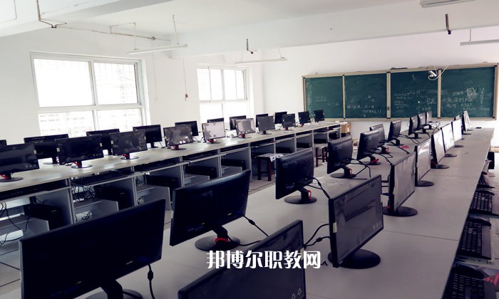 ?？h職業(yè)中等專業(yè)學(xué)校2021年招生辦聯(lián)系電話