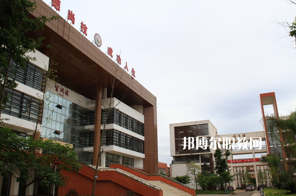 重慶開縣巨龍中等職業(yè)技術(shù)學(xué)校2021年報(bào)名條件、招生要求、招生對象