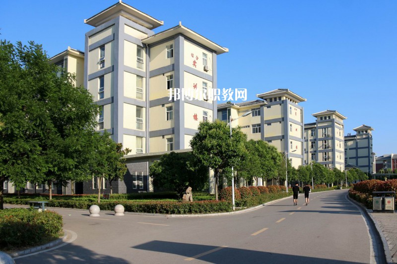 安徽亳州技師學(xué)院2021年報(bào)名條件、招生要求、招生對(duì)象