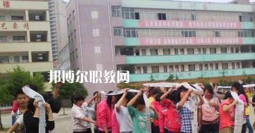 甕安鴻翔中等職業(yè)技術(shù)學(xué)校怎么樣、好不好