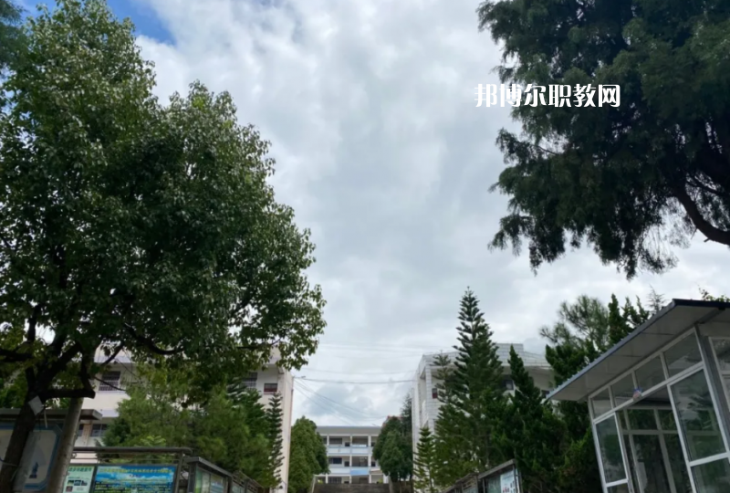 永平縣職業(yè)高級(jí)中學(xué)2021年報(bào)名條件、招生要求、招生對(duì)象