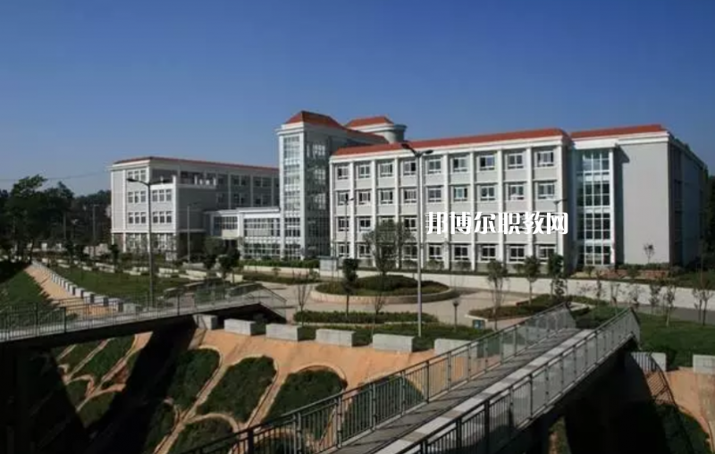 昆明官渡區(qū)職業(yè)高級(jí)中學(xué)2021年學(xué)費(fèi)、收費(fèi)多少