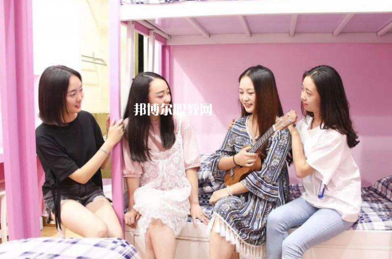 鳳慶縣職業(yè)高級中學怎么樣、好不好