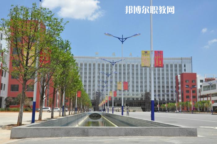 昆明醫(yī)藥職業(yè)技術(shù)學校2021年報名條件、招生要求、招生對象