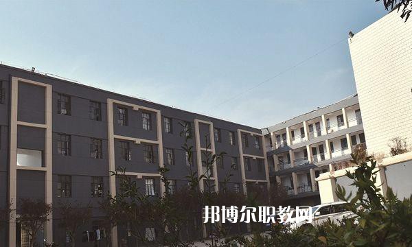 云南冶金高級(jí)技工學(xué)校2021年宿報(bào)名條件、招生要求、招生對(duì)象